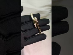 قطع الماس المستدير و زينة عالية الوضوح للجامعي الماس المتوسط الحجم