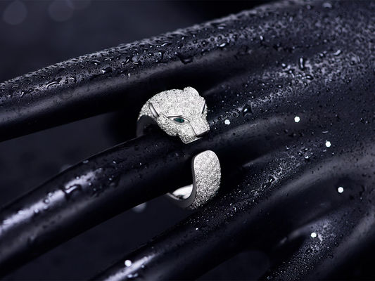 luxury jewelry online VS Diamond N4225200 Panthere Brand Ring With Emeralds Onyx