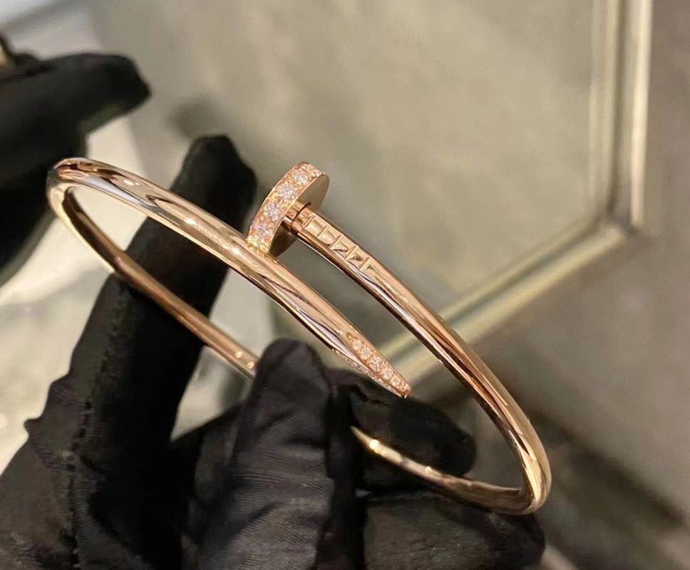 Classic 18K Rose Gold Bracelet 3.5mm Width 32 Diamonds Brand Juste Un Clou Nail Bracelet