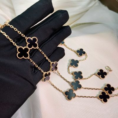 مجوهرات هندسية لتحسين جمال الماس مع إعدادات محكمة